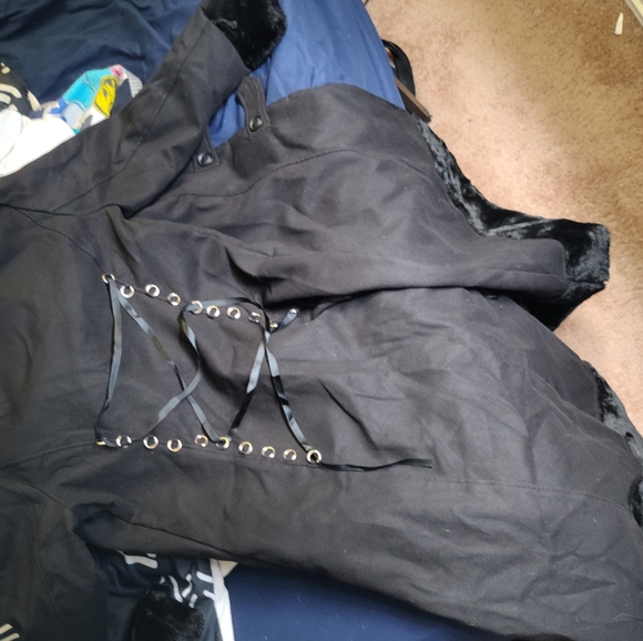 Black trench coat - Picture 2 of 2